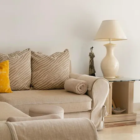 San Pedro Prime Location Ground Floor On Your Doorstep *